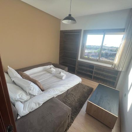 Superbe Appartement, Vue Sur Golf, Piscine Et Atlas Marrákes Kültér fotó