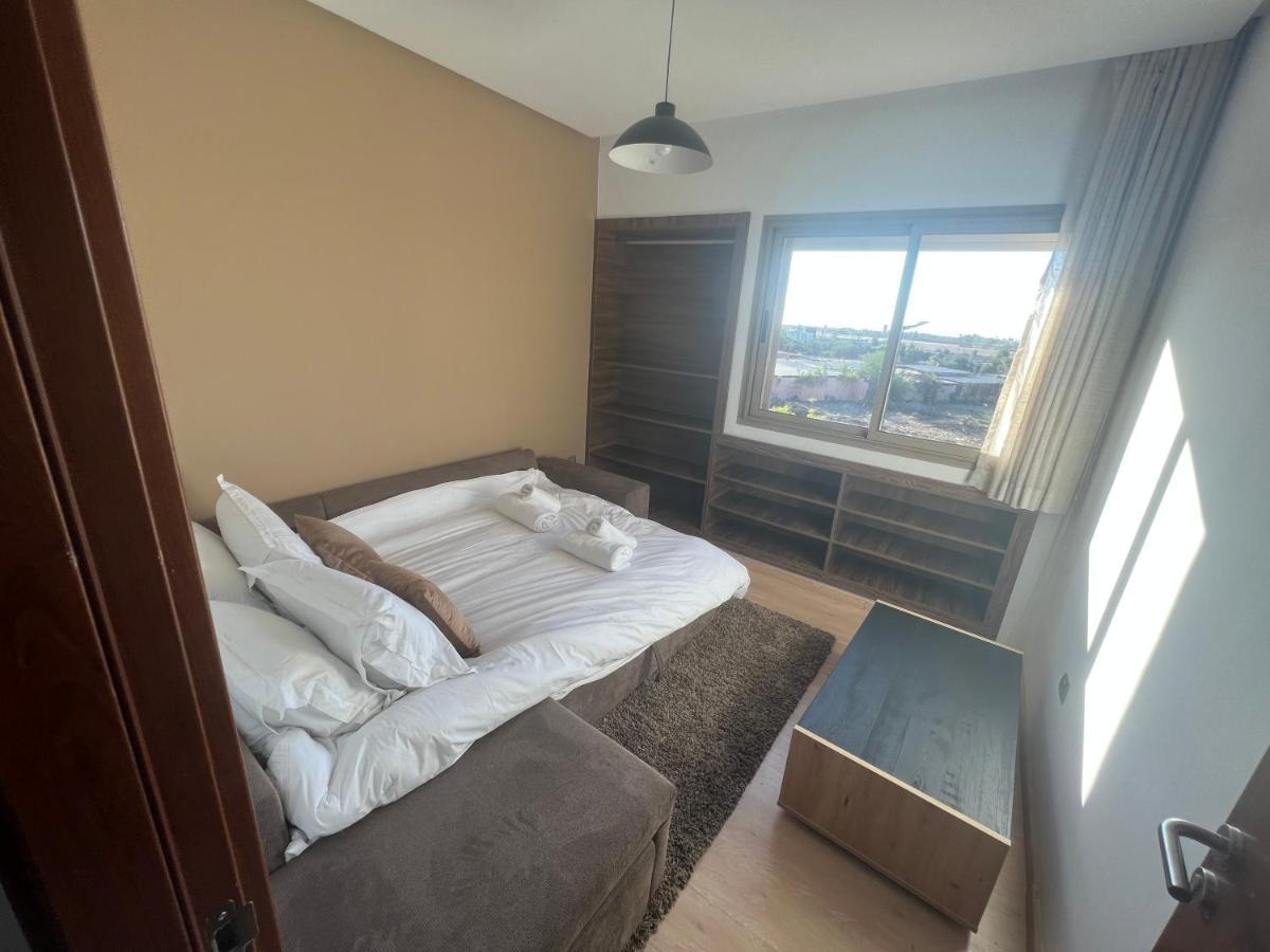 Superbe Appartement, Vue Sur Golf, Piscine Et Atlas Marrákes Kültér fotó