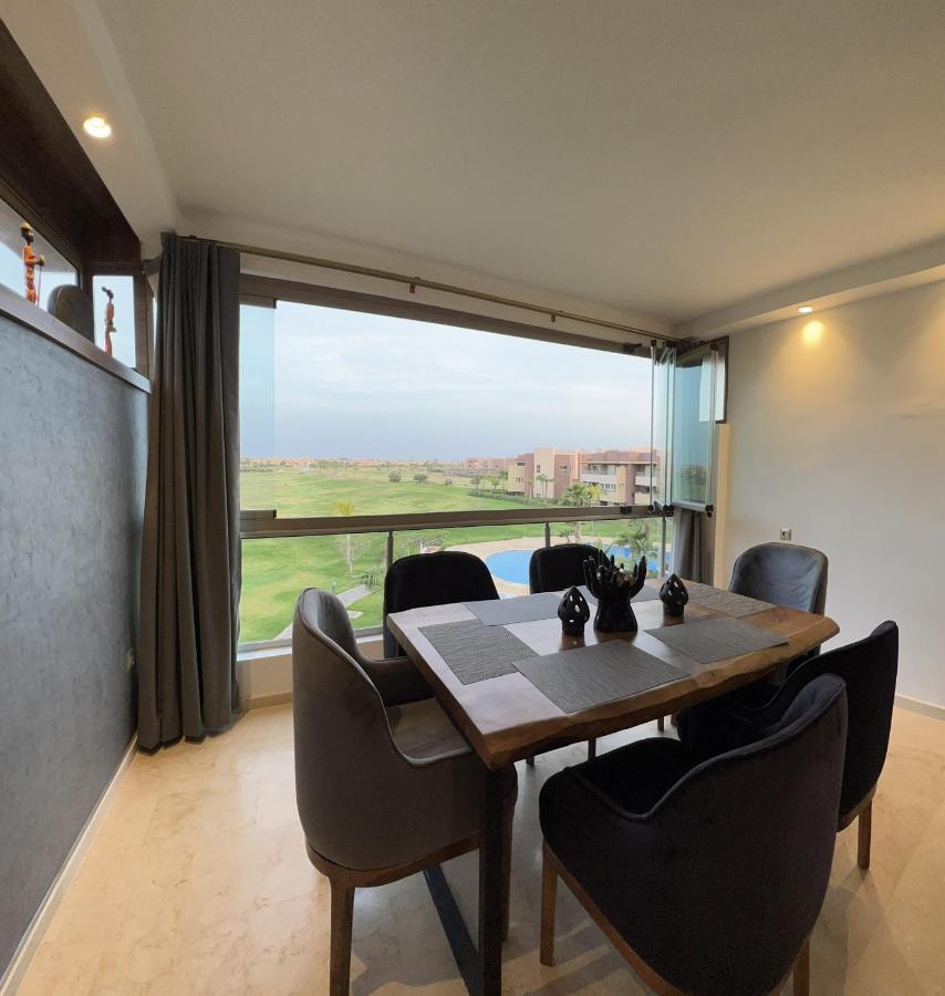 Superbe Appartement, Vue Sur Golf, Piscine Et Atlas Marrákes Kültér fotó